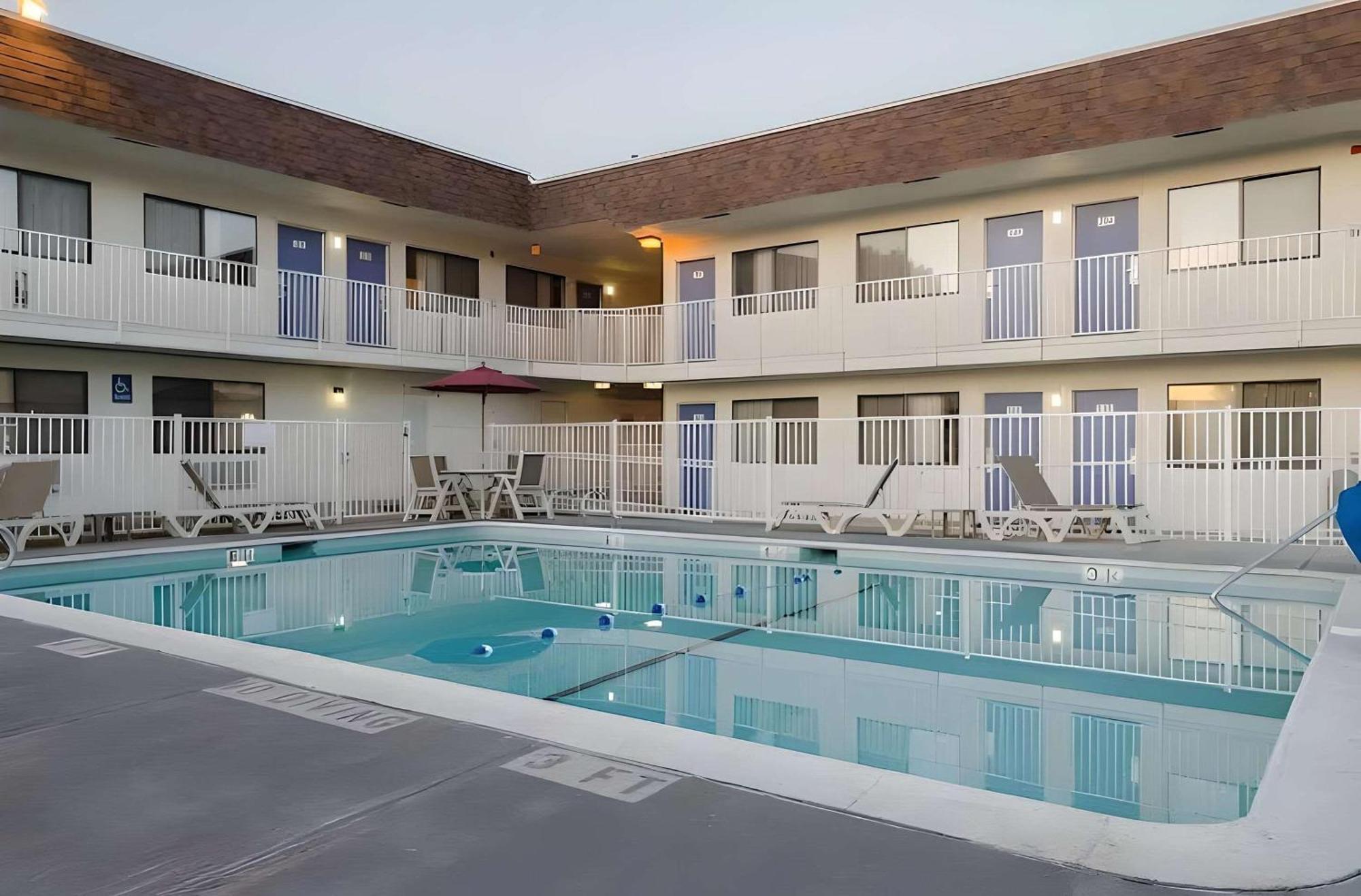 Park Inn By Radisson, Turlock Kültér fotó